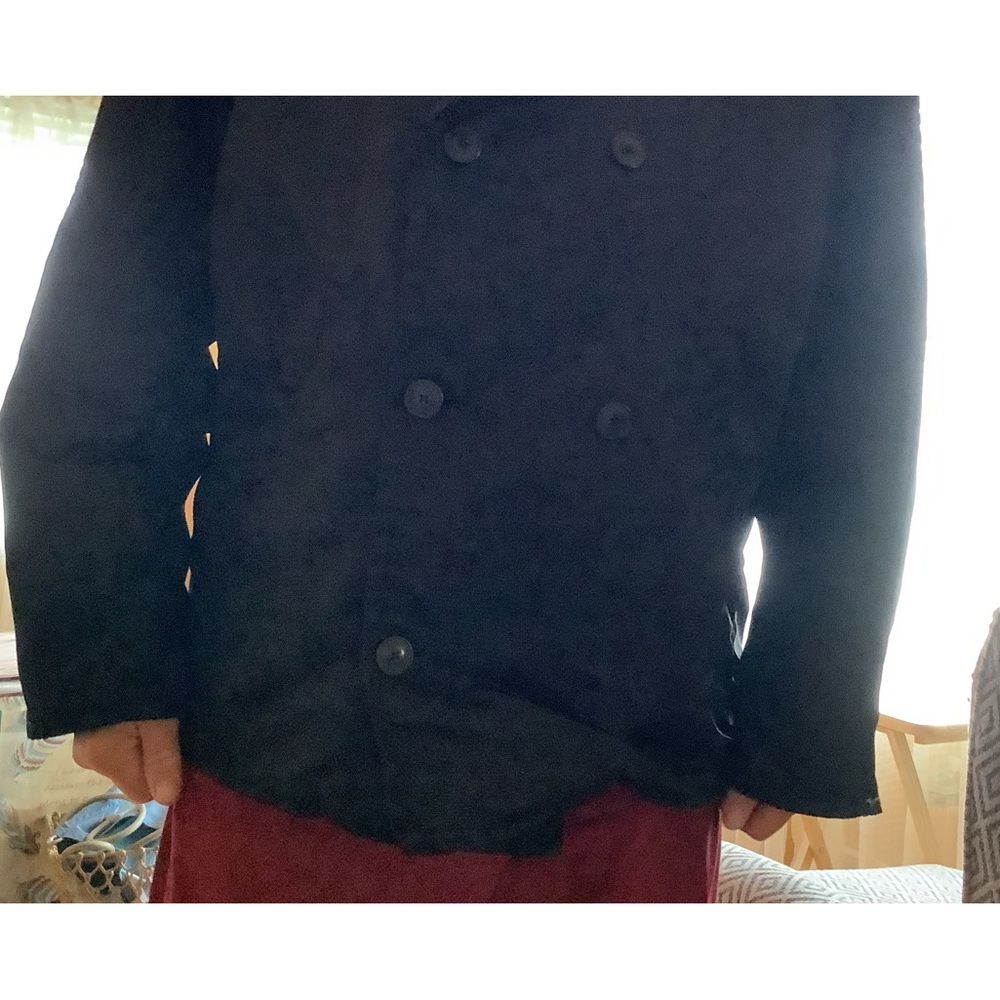 Unisex J . Crew jacket for 3 seasons nylon outer shell with polyester lining..